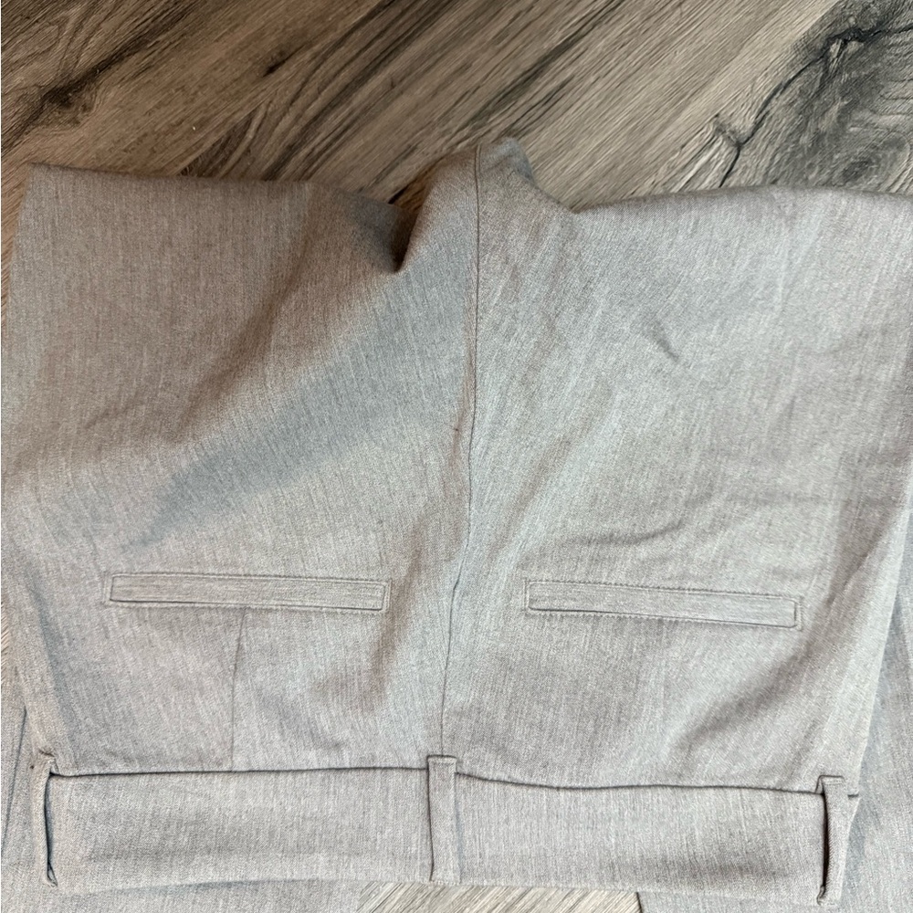 Old Navy High-Rise Gray Pixie Pants - Picture 6 of 6